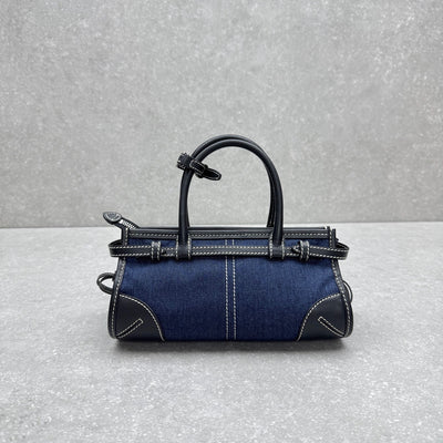 VAREL Denim Chic : Sac Mini Bowling en Jean et Cuir Noir avec Surpiqûres Contrastantes