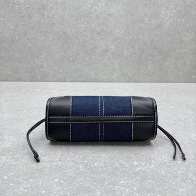 VAREL Denim Chic : Sac Mini Bowling en Jean et Cuir Noir avec Surpiqûres Contrastantes