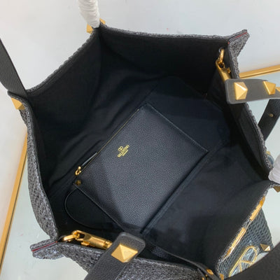 L'Allure Décontractée : Le Sac Façonné pour la Ville.