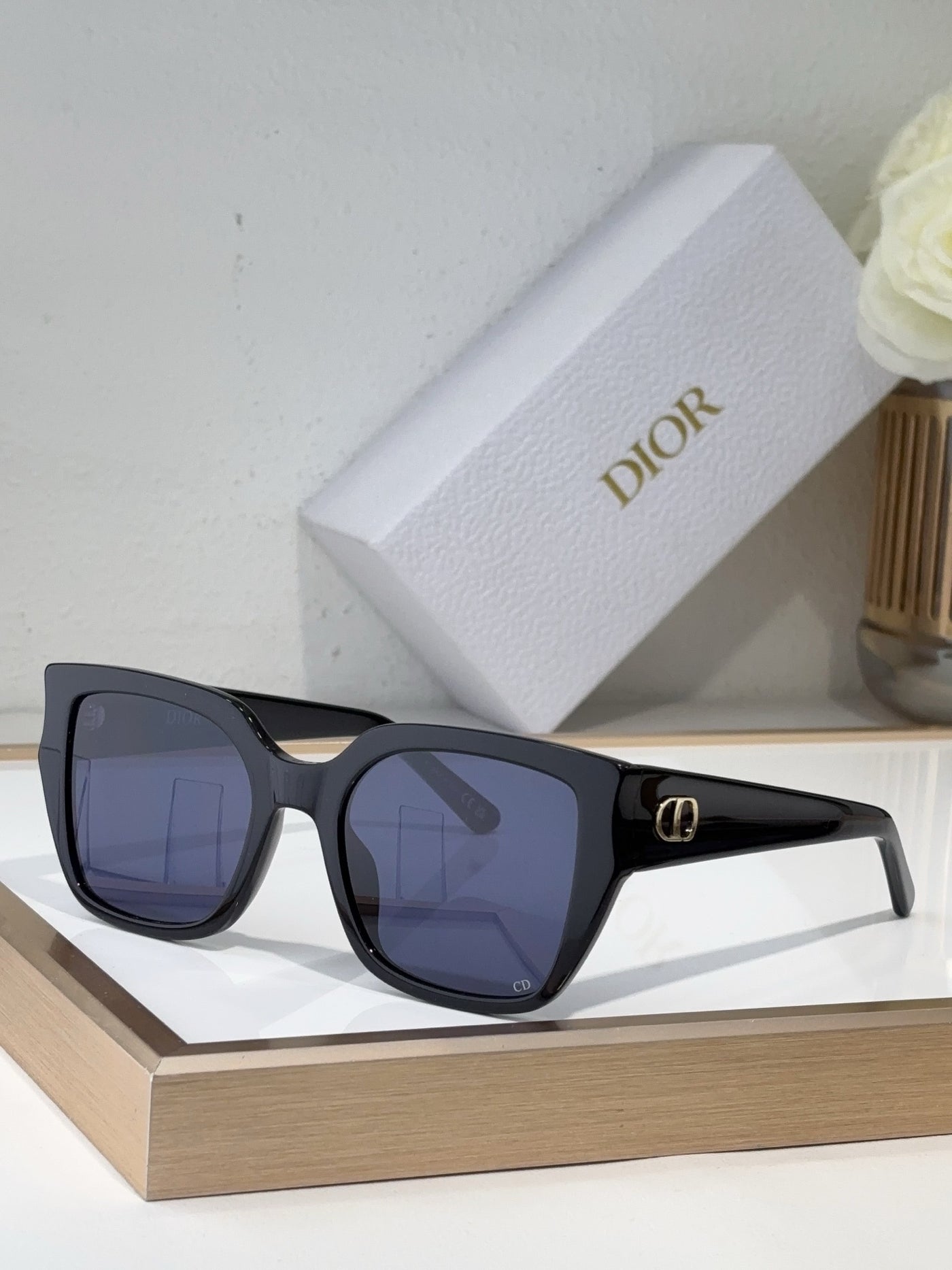 L'Éclat du Mystère : Lunettes de Soleil Glamour Oeil-de-Chat