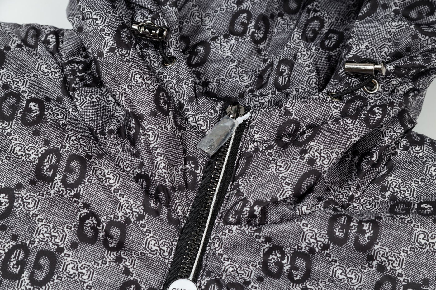 Le Confort Doré : La Doudoune Courte Sherpa