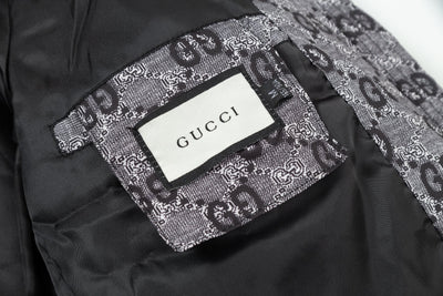 Le Confort Doré : La Doudoune Courte Sherpa