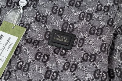 Le Confort Doré : La Doudoune Courte Sherpa