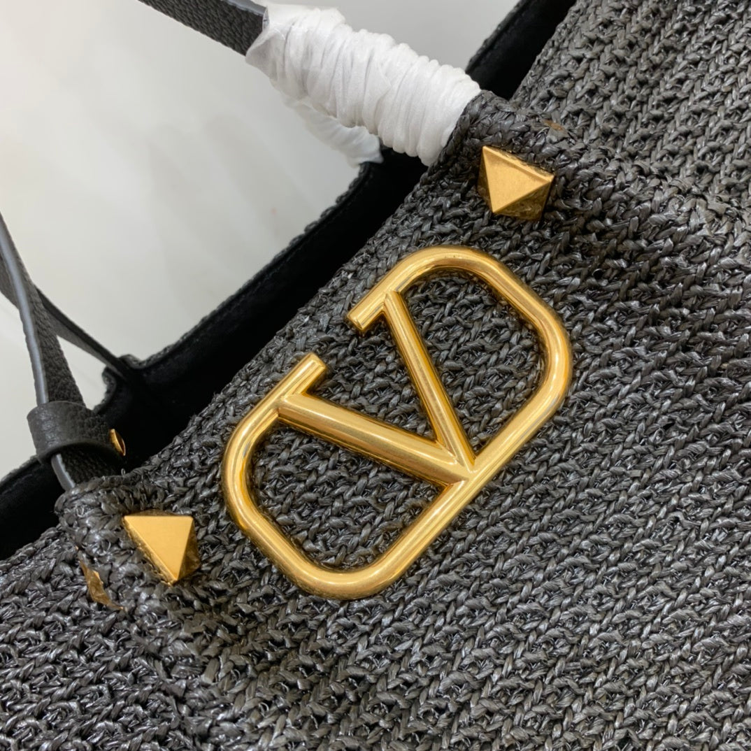 L'Allure Décontractée : Le Sac Façonné pour la Ville.