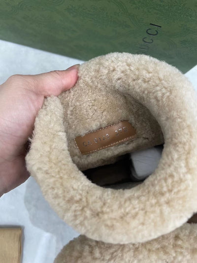 La Combat Boot Chaînée : L'Allure Rebelle et le Caractère Urbain