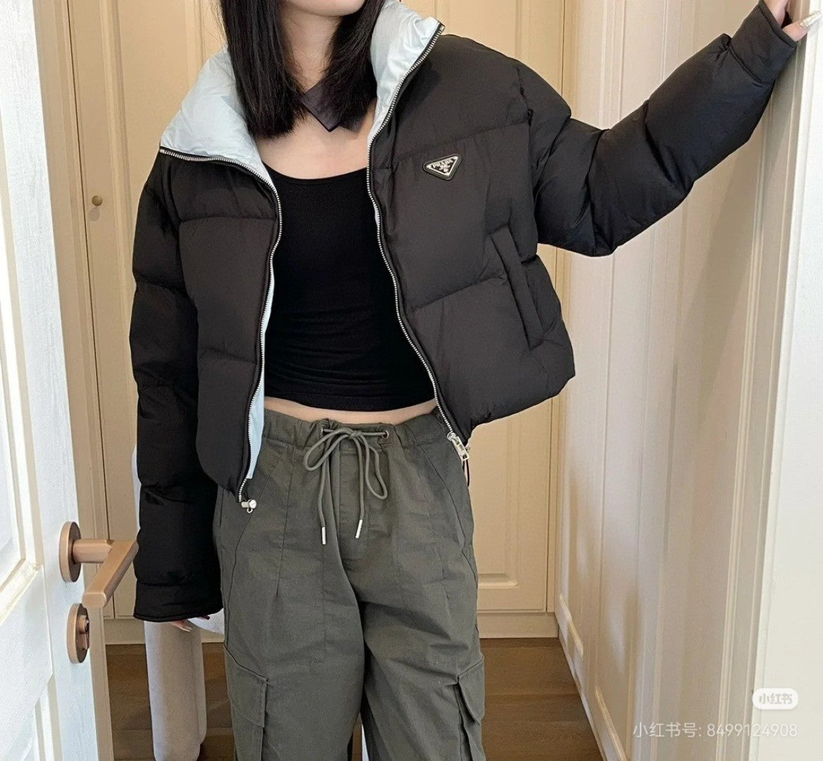 Dynamique & Chic : La Doudoune Courte Bicolore