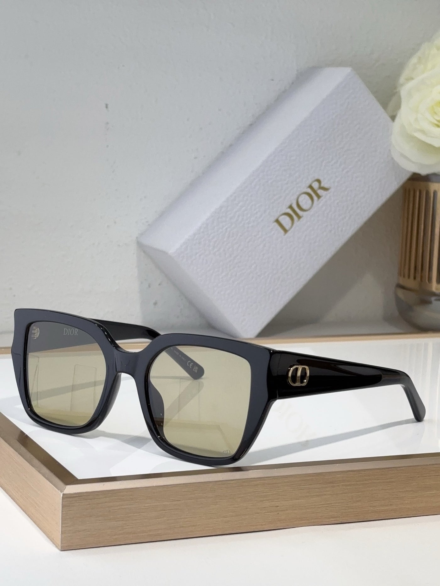 L'Éclat du Mystère : Lunettes de Soleil Glamour Oeil-de-Chat