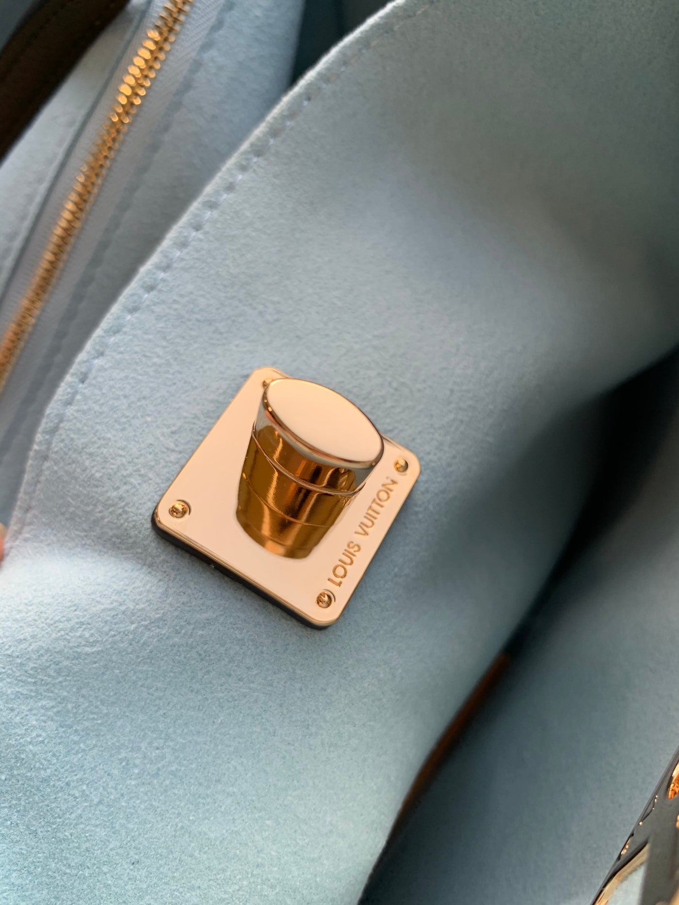 Le Format Idéal : Du Jour à la Soirée, Sans Compromis.