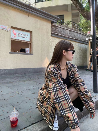 L'Art du Tissage. Une Pièce Rétro Luxe.