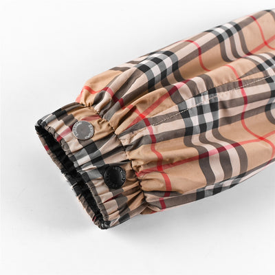 L'Art du Tissage. Une Pièce Rétro Luxe.