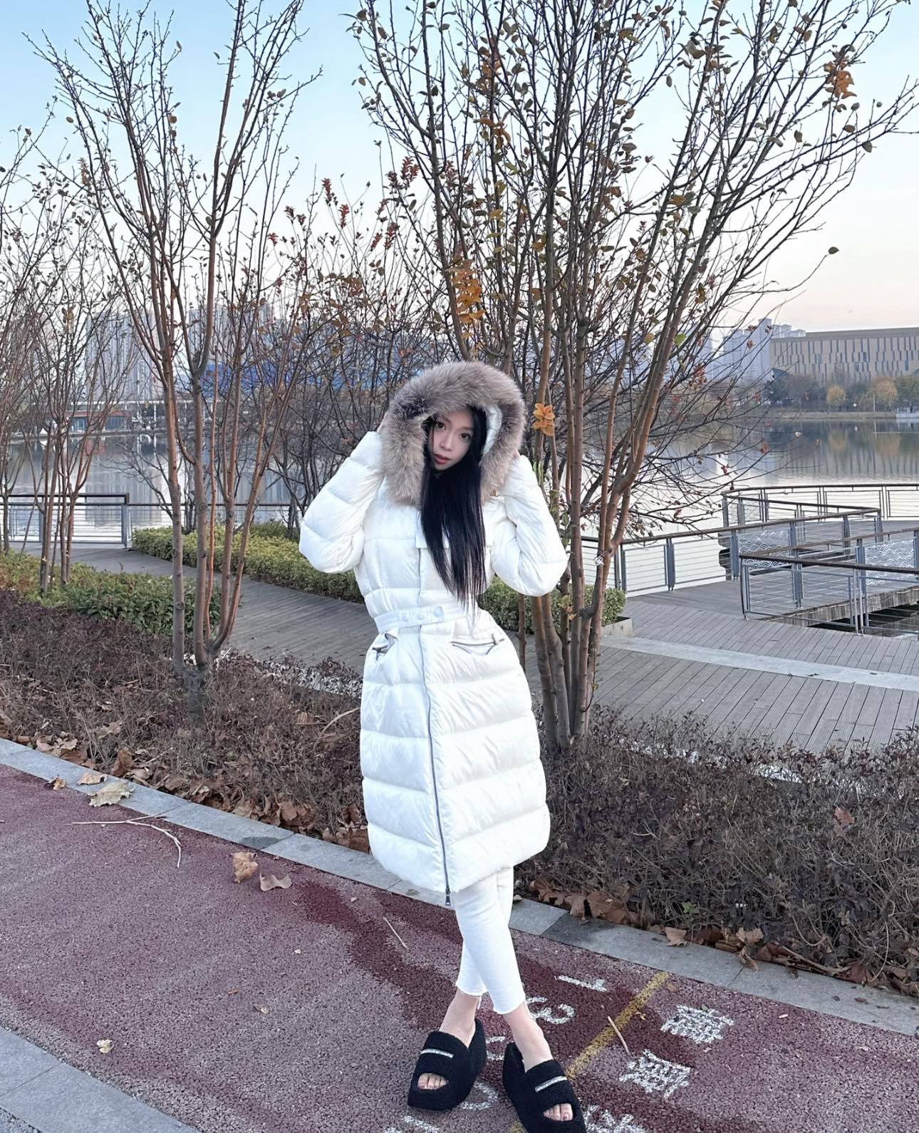 Le Réconfort Hivernal : Doudoune Cropped Col Sherpa