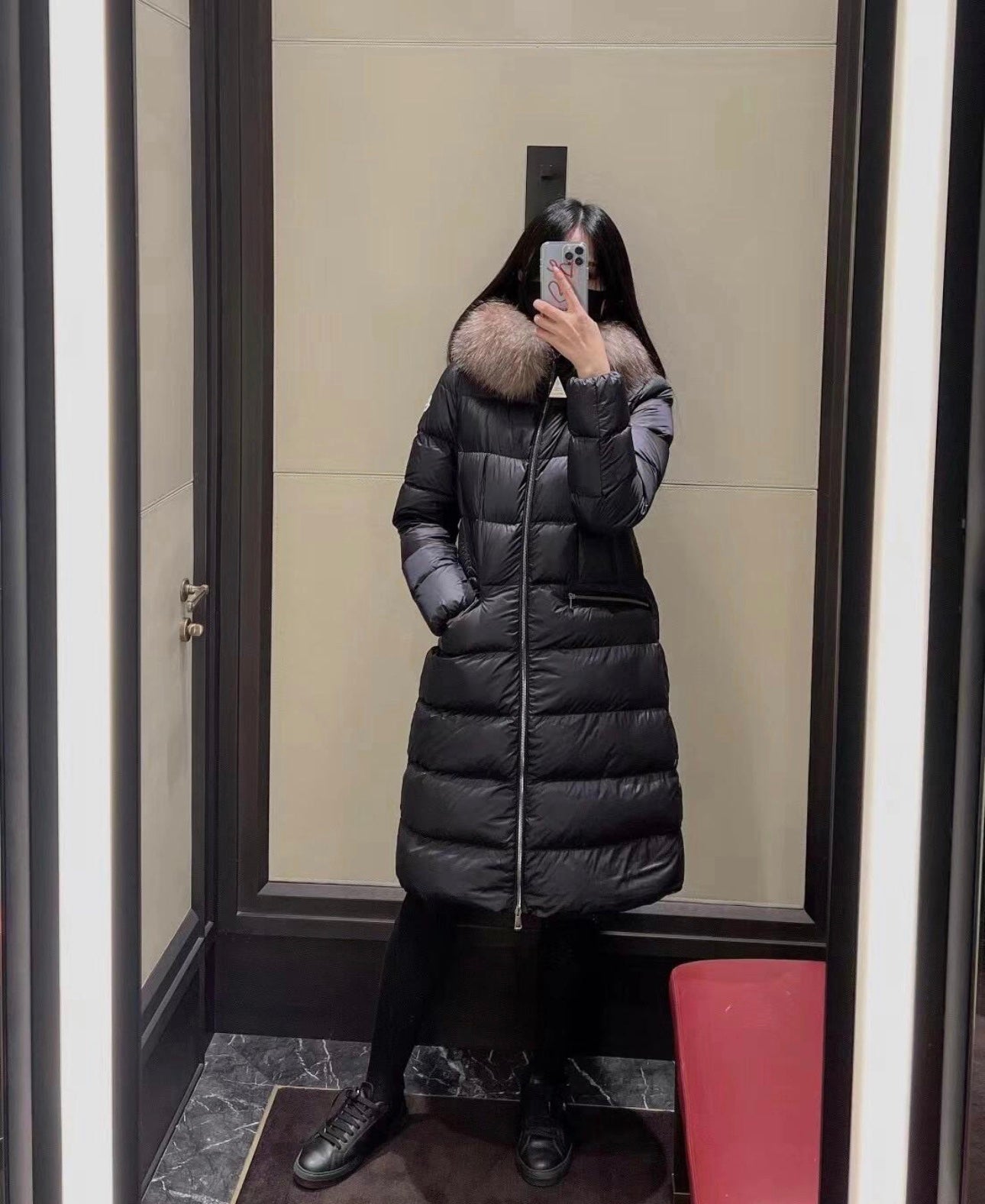 Le Réconfort Hivernal : Doudoune Cropped Col Sherpa