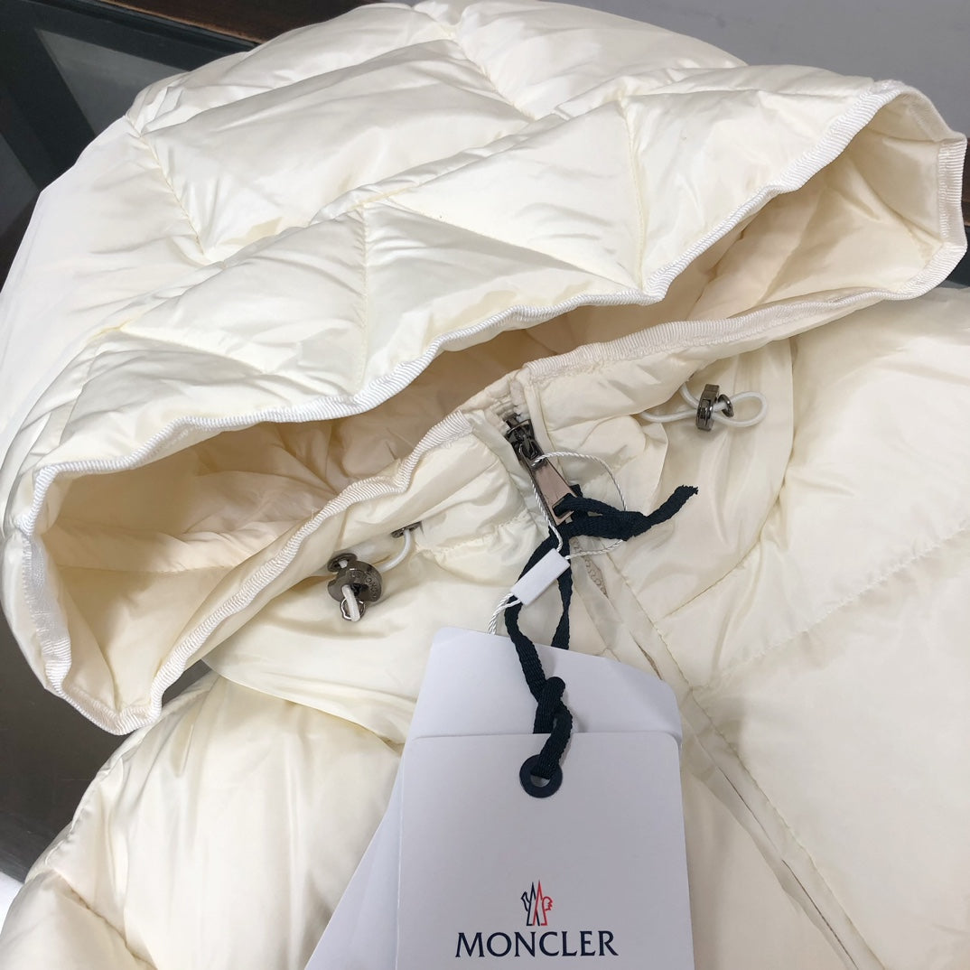 COLLECTION DOUDOUNE CAPUCHÉE CHALEUR ET ÉLÉGANCE TRILOGIE