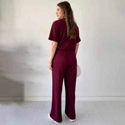 Ensemble décontracté composé d'un haut à col rond et d'un pantalon à cordon de serrage