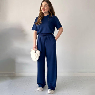 Ensemble décontracté composé d'un haut à col rond et d'un pantalon à cordon de serrage