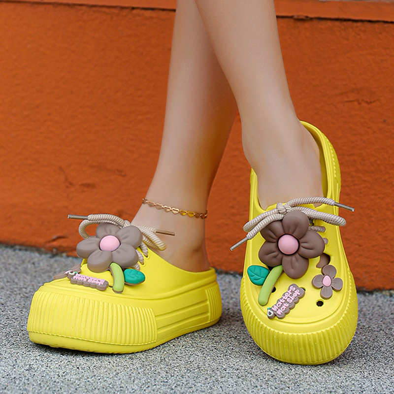 Chaussons respirants pour femmes avec décoration florale