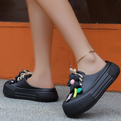 Chaussons respirants pour femmes avec décoration florale