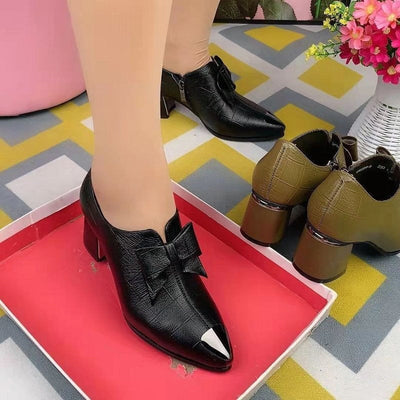 Chaussures à talons carrés et bout pointu en cuir PU pour femmes